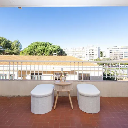 Coeur De - A 300m Des Plages - Parking - Fn * Antibes