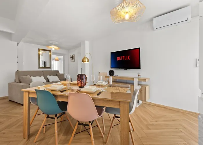 Coeur De - A 300m Des Plages - Parking - Fn Αντίμπ