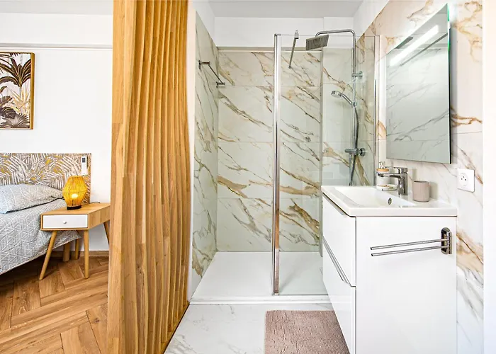 Διαμέρισμα Coeur De - A 300m Des Plages - Parking - Fn Αντίμπ